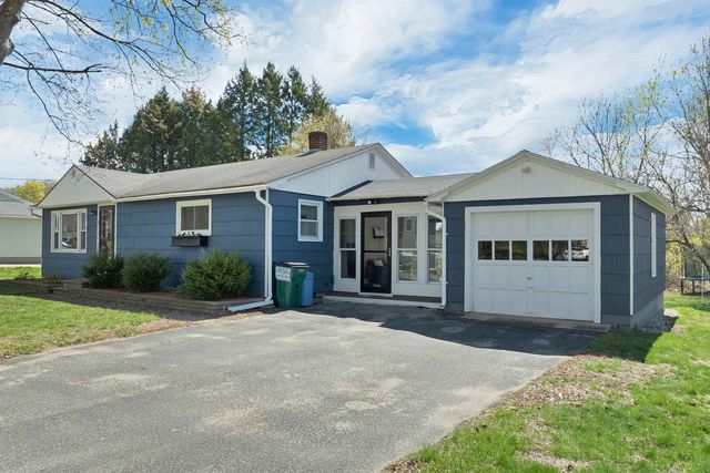 5 Pleasant Street, Merrimack, NH 03054