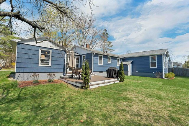 5 Pleasant Street, Merrimack, NH 03054