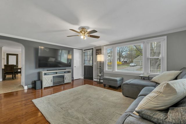 5 Pleasant Street, Merrimack, NH 03054