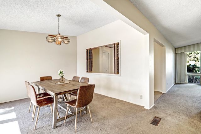 9818 Greene Avenue NW, Albuquerque, NM 87114