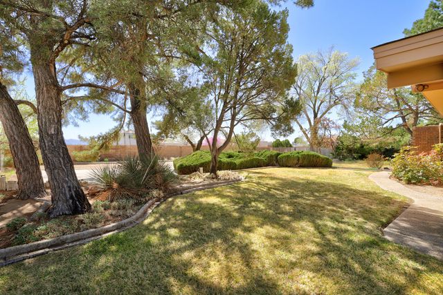 9818 Greene Avenue NW, Albuquerque, NM 87114