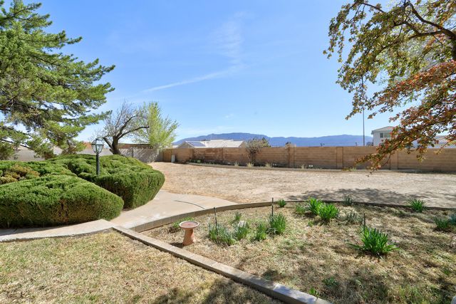 9818 Greene Avenue NW, Albuquerque, NM 87114