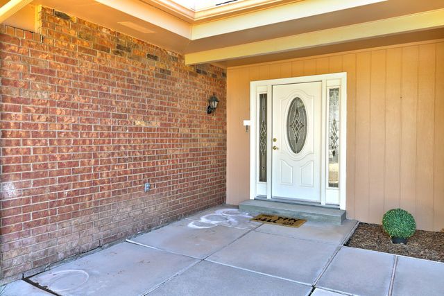 9818 Greene Avenue NW, Albuquerque, NM 87114