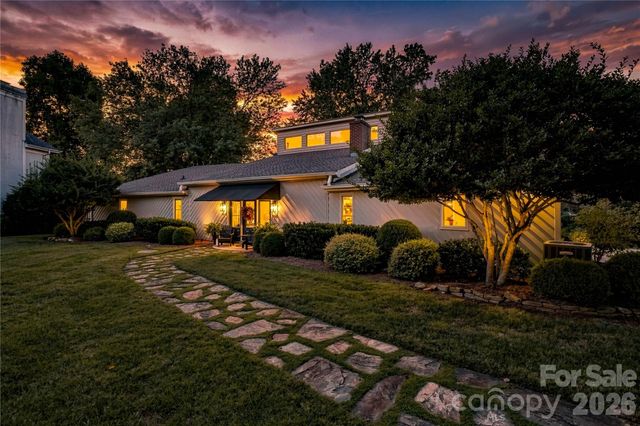8172 Malibu Pointe Lane, Denver, NC 28037