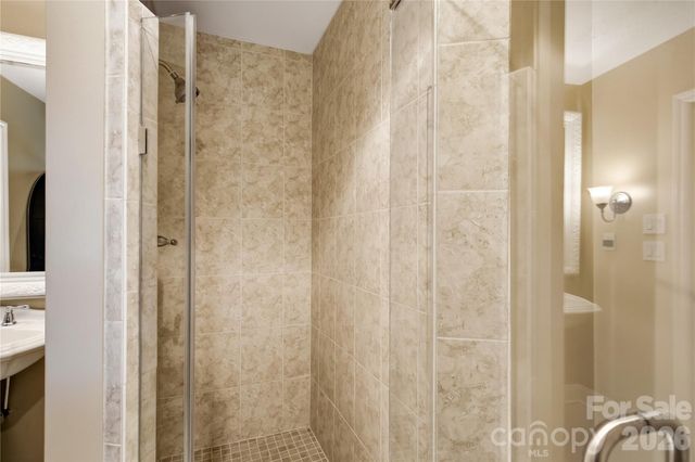 8172 Malibu Pointe Lane, Denver, NC 28037