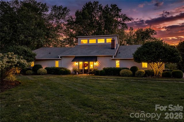 8172 Malibu Pointe Lane, Denver, NC 28037