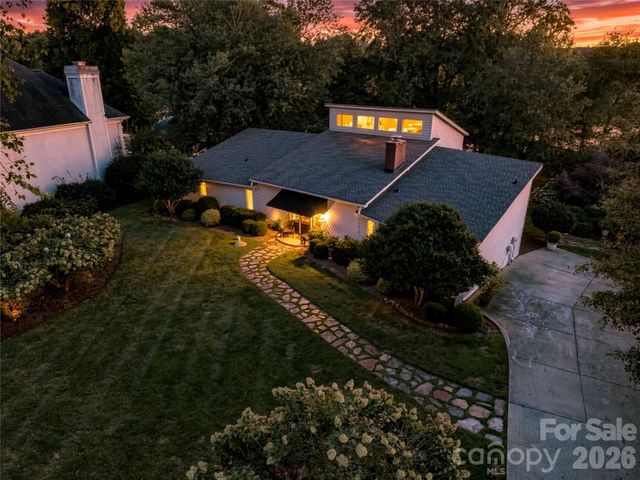 8172 Malibu Pointe Lane, Denver, NC 28037