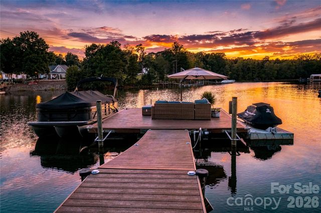 8172 Malibu Pointe Lane, Denver, NC 28037