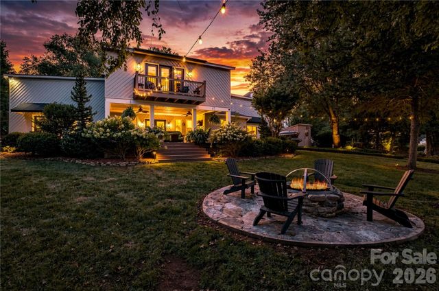 8172 Malibu Pointe Lane, Denver, NC 28037