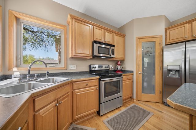 1017 Provence Lane, Belle Plaine, MN 56011