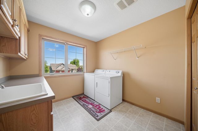 1017 Provence Lane, Belle Plaine, MN 56011