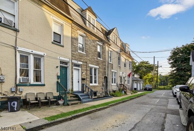 21 Reese Ct, Phillipsburg Town, NJ 08865