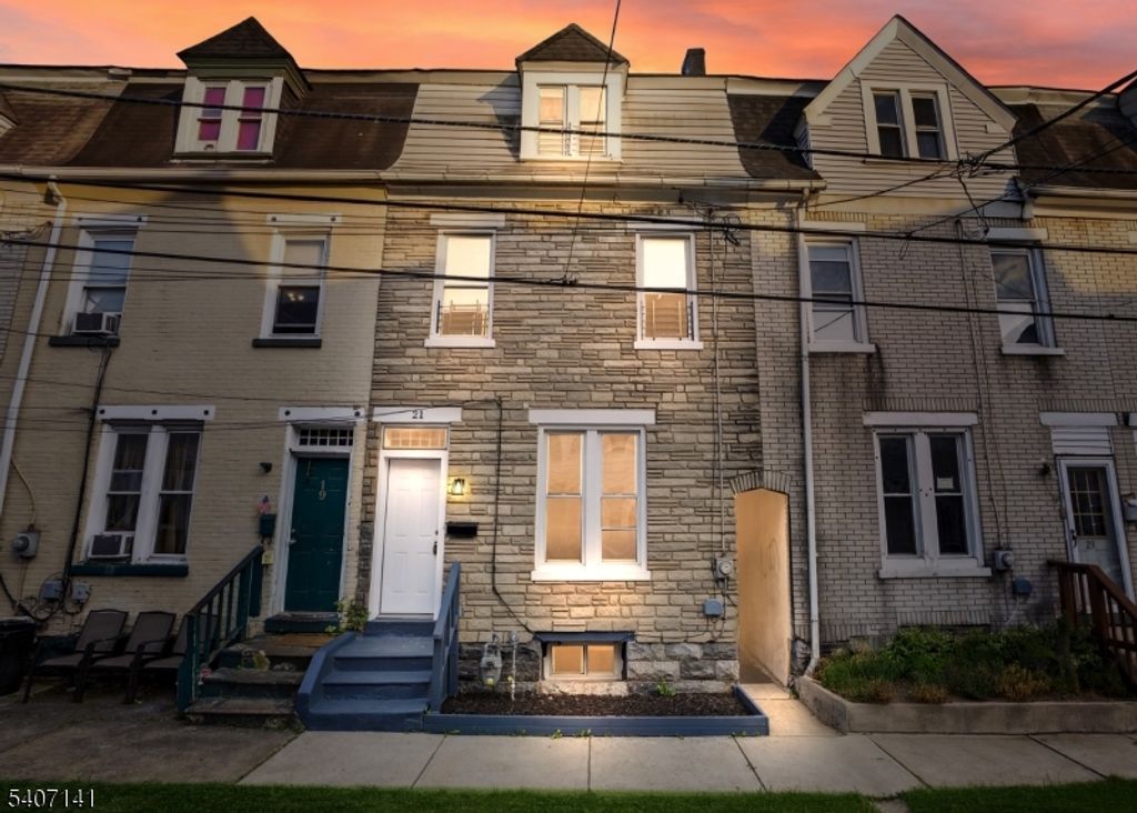 21 Reese Ct, Phillipsburg Town, NJ 08865