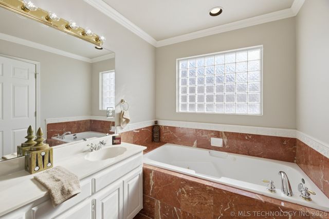 8421 S 84th East Place, Tulsa, OK 74133