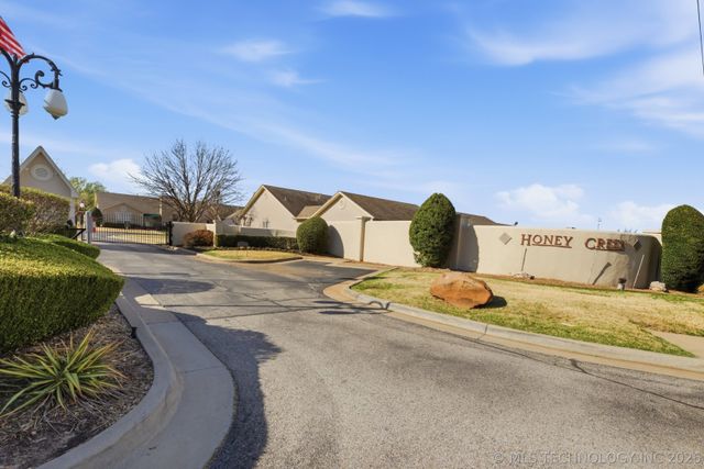 8421 S 84th East Place, Tulsa, OK 74133