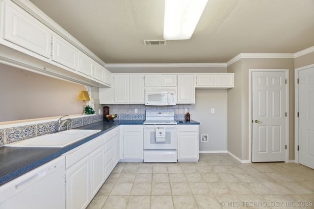 8421 S 84th East Place, Tulsa, OK 74133