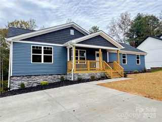 1205 Summerhill Street SW, Lenoir, NC 28645