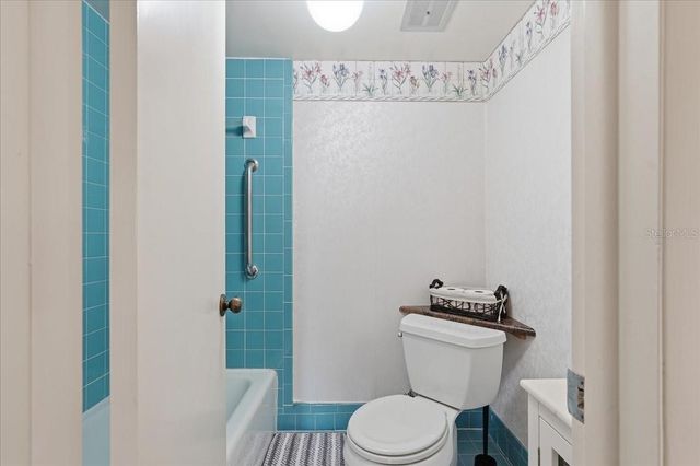 5396 GULF BOULEVARD 304, St Pete Beach, FL 33706