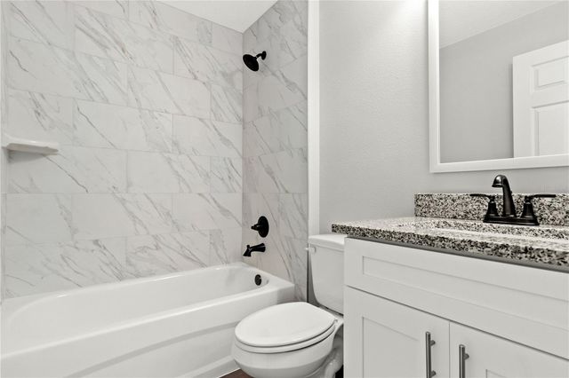 406 ASTON MARTIN DRIVE, Sebring, FL 33872