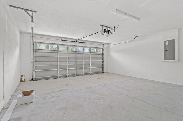 406 ASTON MARTIN DRIVE, Sebring, FL 33872