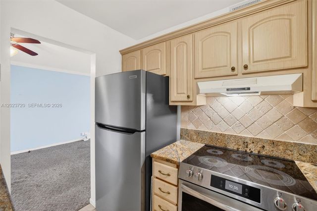 3040 NE 16th Ave 310, Oakland Park, FL 33334
