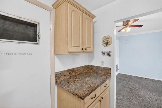 3040 NE 16th Ave 310, Oakland Park, FL 33334
