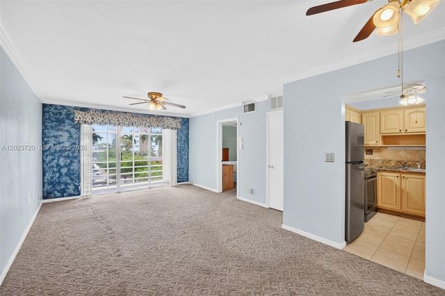 3040 NE 16th Ave 310, Oakland Park, FL 33334