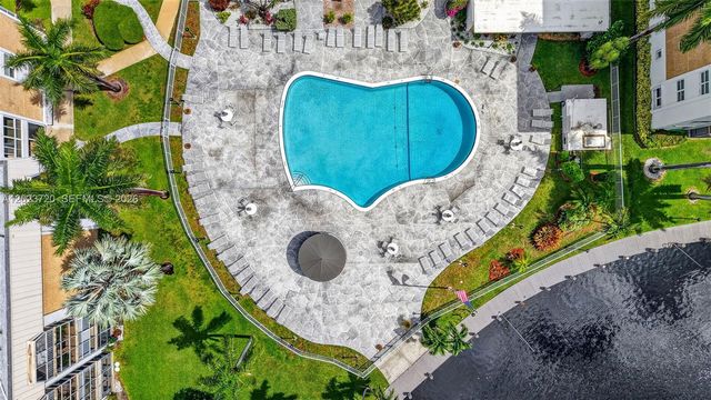 3040 NE 16th Ave 310, Oakland Park, FL 33334