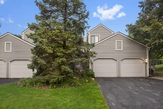 488 White Oak Lane, Lake Barrington, IL 60010