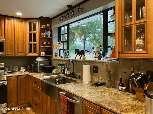 1375 CEDAR BAY Road, Jacksonville, FL 32218