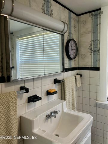 1375 CEDAR BAY Road, Jacksonville, FL 32218