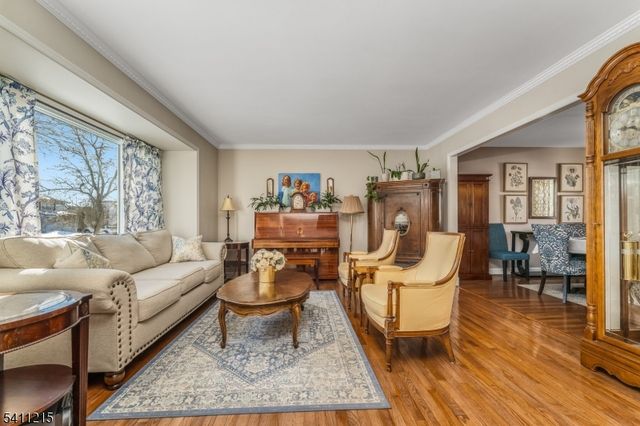 16 Aberdeen Cir, Raritan Twp., NJ 08822