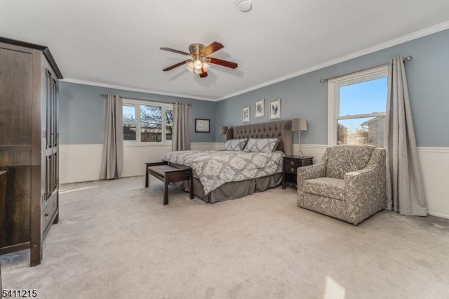 16 Aberdeen Cir, Raritan Twp., NJ 08822