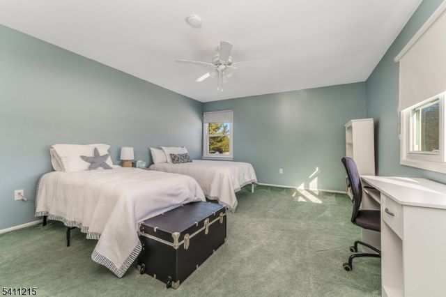 16 Aberdeen Cir, Raritan Twp., NJ 08822