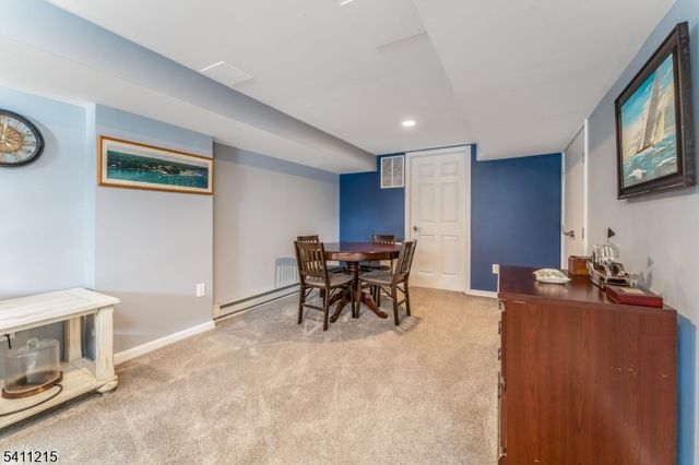 16 Aberdeen Cir, Raritan Twp., NJ 08822