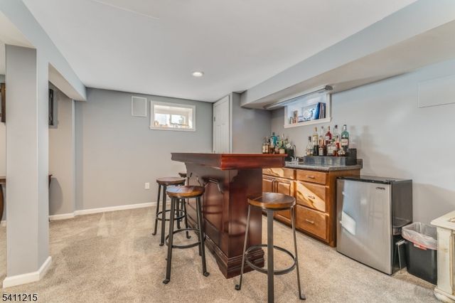 16 Aberdeen Cir, Raritan Twp., NJ 08822