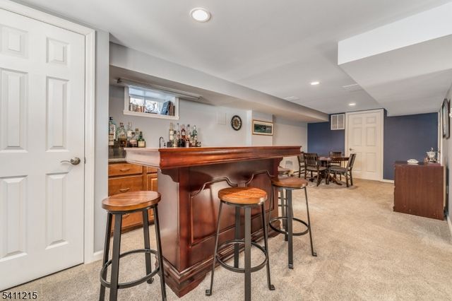 16 Aberdeen Cir, Raritan Twp., NJ 08822