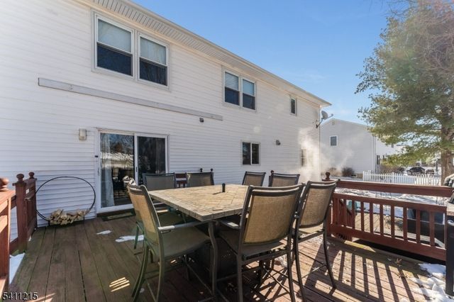16 Aberdeen Cir, Raritan Twp., NJ 08822
