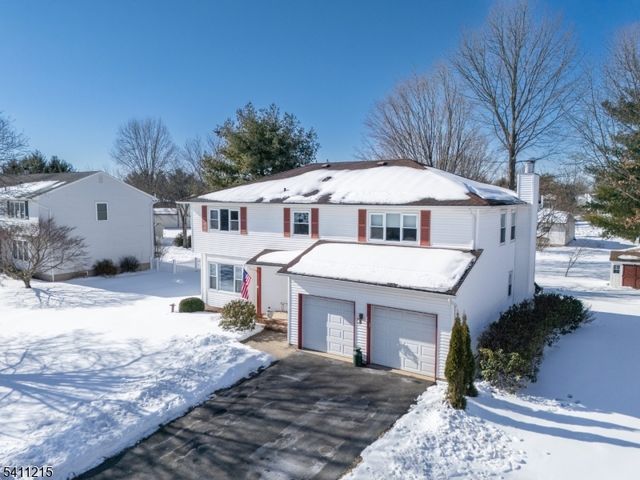 16 Aberdeen Cir, Raritan Twp., NJ 08822