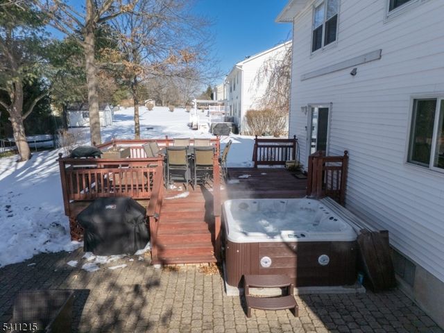 16 Aberdeen Cir, Raritan Twp., NJ 08822