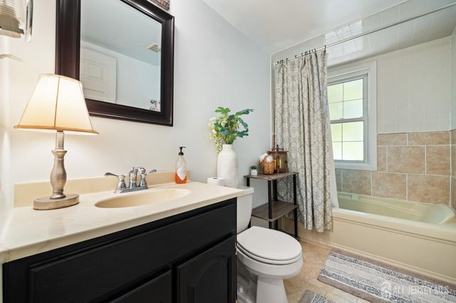 1042 Maxim Southard Road, Howell, NJ 07731