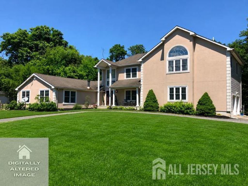 1042 Maxim Southard Road, Howell, NJ 07731