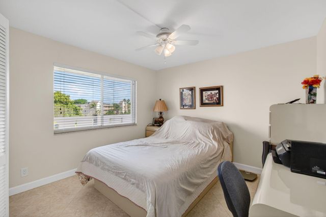 7006 Huntington Lane 404, Delray Beach, FL 33446