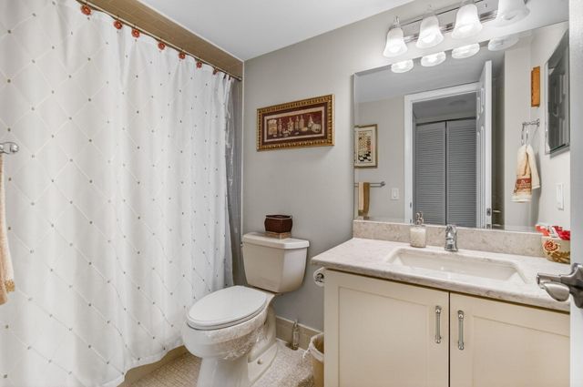 7006 Huntington Lane 404, Delray Beach, FL 33446