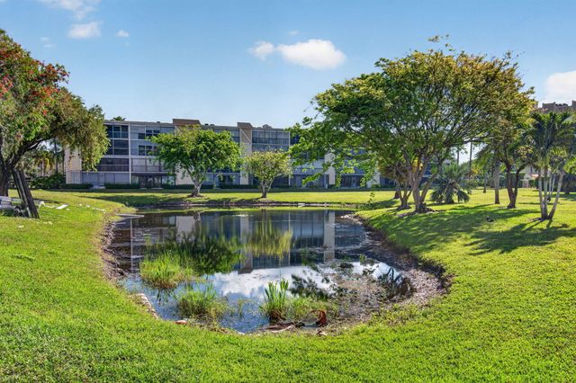 7006 Huntington Lane 404, Delray Beach, FL 33446