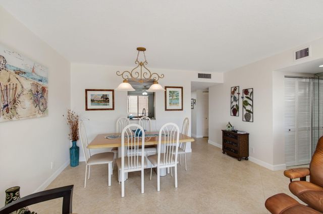 7006 Huntington Lane 404, Delray Beach, FL 33446