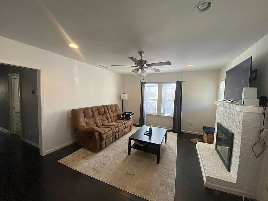3223 Stanley Avenue, Fort Worth, TX 76110 — photo 2