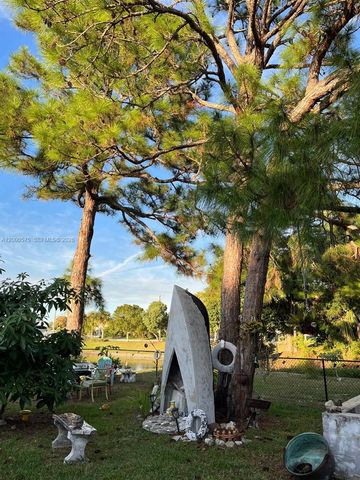 1637 SW Taurus Ln, Port St. Lucie, FL 34984