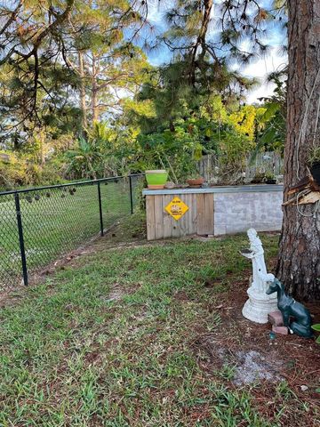 1637 SW Taurus Ln, Port St. Lucie, FL 34984