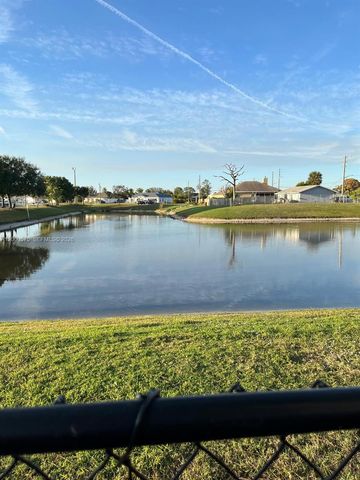 1637 SW Taurus Ln, Port St. Lucie, FL 34984